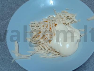 Kiauliena, kepta su pomidorais po sūriu Žingsnis 3