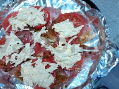 Kiauliena, kepta su pomidorais po sūriu Žingsnis 4