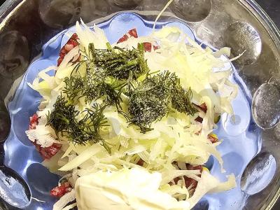 Salotos su kopūstais ir dešra Žingsnis 3