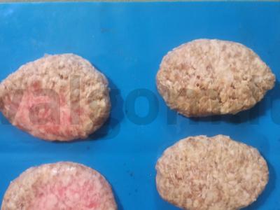 Namų kotletai oro grilyje Žingsnis 4