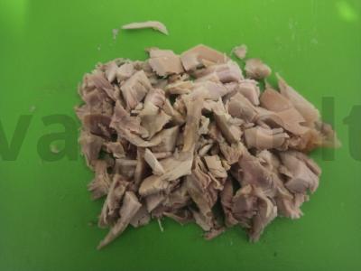 Pupelių salotas su rūkytomis vištienos krūtinėlėmis ir keptais avinžirniais Žingsnis 2