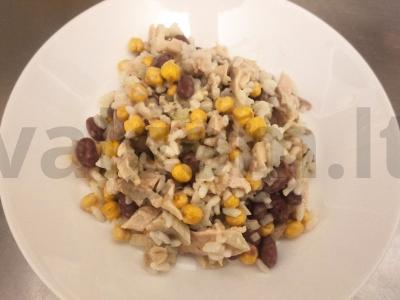 Pupelių salotas su rūkytomis vištienos krūtinėlėmis ir keptais avinžirniais pagrindine nuotrauka