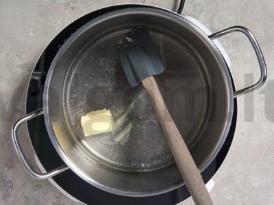 Varenikai su vyšniomis ant užvirinto tešlos Žingsnis 1