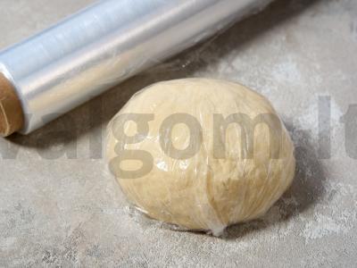 Varenikai su vyšniomis ant užvirinto tešlos Žingsnis 4