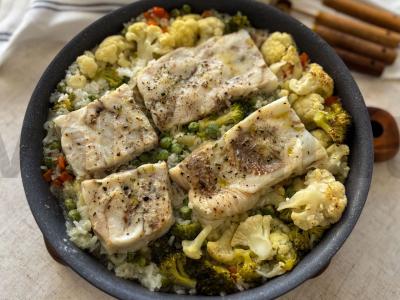 Menkių filė su daržovėmis ir ryžiais vakarienei pagrindine nuotrauka