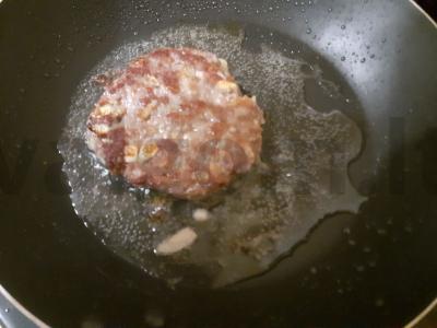 Mėsainis su jautienos kotletu Žingsnis 3