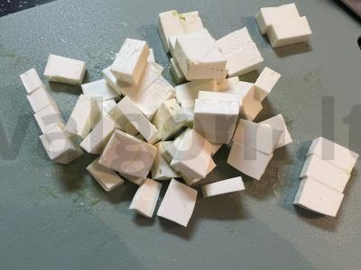 Švelnaus avokado salotos su feta sūriu Žingsnis 3