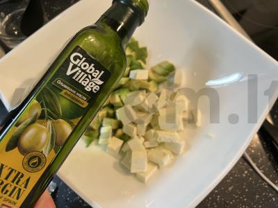 Švelnaus avokado salotos su feta sūriu Žingsnis 4