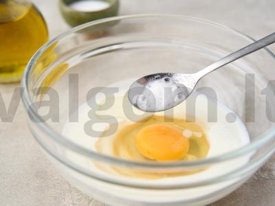 Kepti pyragėliai su rūgpieniu Žingsnis 5