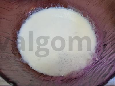 Desertas su varške, sausainiais ir juodųjų serbentų uogiene Žingsnis 5