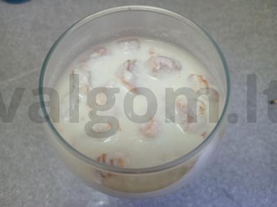 Desertas su varške, sausainiais ir juodųjų serbentų uogiene Žingsnis 8