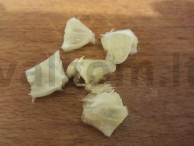 Gėrimas su čiobreliais, mėtomis ir citrina Žingsnis 1