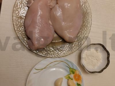 Smulkintos vištienos kotletai keptuvėje Žingsnis 1