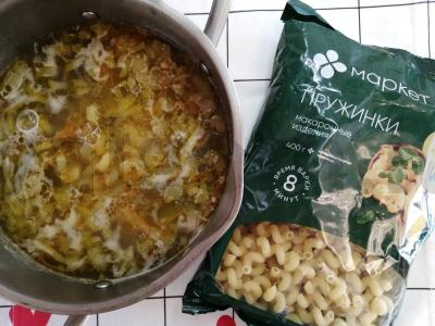 Sriuba su perlų kruopomis ir makaronais Žingsnis 8