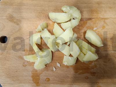 Salotas su krabų lazdelėmis ir kukurūzais vakarienei Žingsnis 4