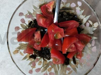 Greitas salotas su jūros kopūstais ir pomidoru Žingsnis 2