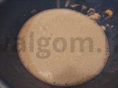 Blynai, įdaryti mėsa ir grybais Žingsnis 1