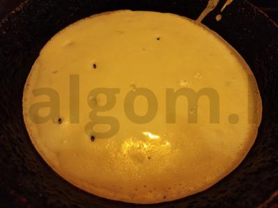 Blynai, įdaryti mėsa ir grybais Žingsnis 2