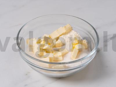 Vokietiškas pyragas su grietine ir streizeliu Žingsnis 9