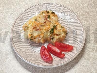 Žuvies kotletai su ryžiais padaže pagrindine nuotrauka