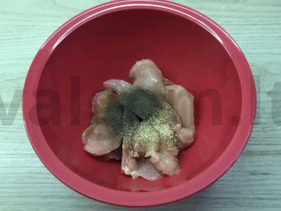 Vištienos krūtinėlė sezamo džiūvėsėlių apvalkale Žingsnis 1