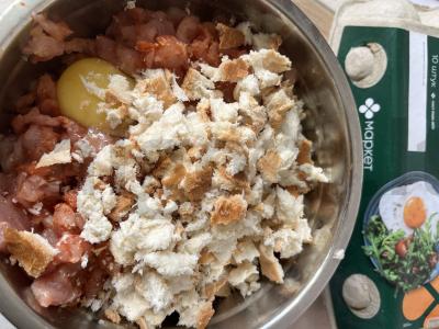 Malti kalakutienos ir kiaulienos kotletai Žingsnis 3