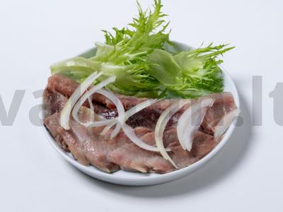 Namų silpnai sūdyta silkė pagrindine nuotrauka