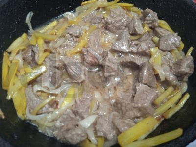 Plovas su jautiena ir geltonąja morką Žingsnis 3