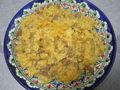 Plovas su jautiena ir geltonąja morką pagrindine nuotrauka