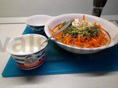 Krisčiai daržovių salotos su grietine ir citrinos žievele Žingsnis 5