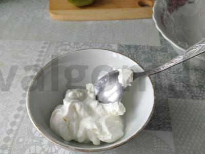 Imbierinis tortas su kiviu ir bananais be kepimo Žingsnis 1