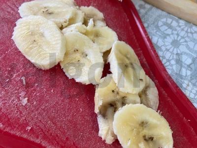 Imbierinis tortas su kiviu ir bananais be kepimo Žingsnis 5