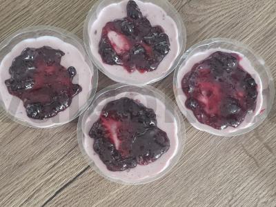 Mousse desertas iš serbentų pagrindine nuotrauka