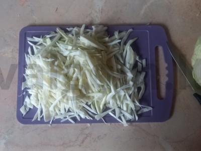 Aštrus salotas su kopūstais ir kukurūzais Žingsnis 1