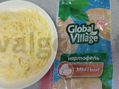 Bulviniai blynai su žaliu svogūnu Žingsnis 1