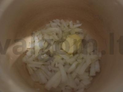 Sriuba su jūros dumbliais, ryžiais ir kiaušiniu „Tolimųjų Rytų“ Žingsnis 2