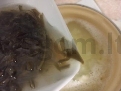 Sriuba su jūros dumbliais, ryžiais ir kiaušiniu „Tolimųjų Rytų“ Žingsnis 6