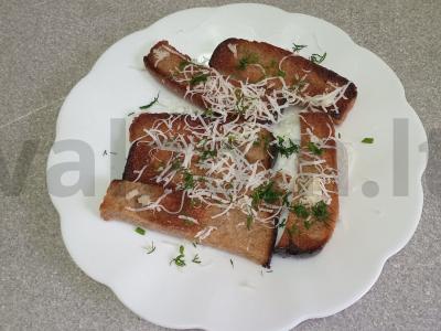 Ruginiai skrebučiai su česnaku, sūriu ir krapais Žingsnis 7