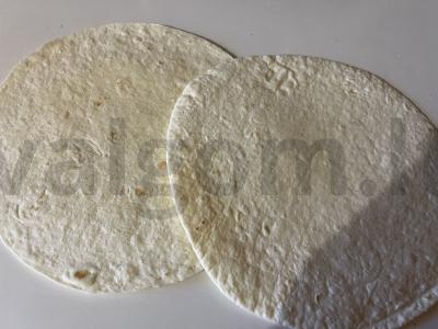 Sultingi trikampiai iš paruoštų paplotėlių su faršu Žingsnis 2