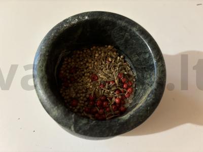 Kvapni prieskoniai su rožine druska Žingsnis 5