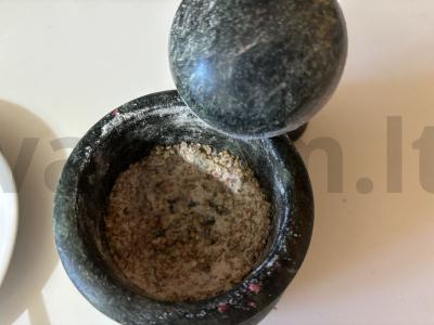 Kvapni prieskoniai su rožine druska Žingsnis 7