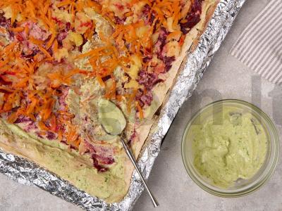 Rulonas „Silkė po kailiu“ su avokadų padažu Žingsnis 6