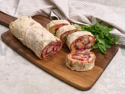 Rulonas „Silkė po kailiu“ su avokadų padažu pagrindine nuotrauka