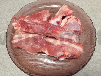 Kepti kiaulienos šonkauliai adžikoje Žingsnis 2