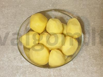 Bulvių košė su keptu špinatu ir svogūnu Žingsnis 1