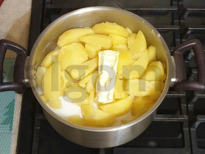 Bulvių košė su keptu špinatu ir svogūnu Žingsnis 6