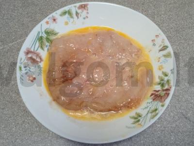 Kalakutienos kepsniai džiūvėsėliuose Žingsnis 4