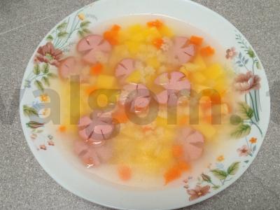 Vaikų sriuba su dešrelėmis ir žvaigždutėmis makaronais Žingsnis 5