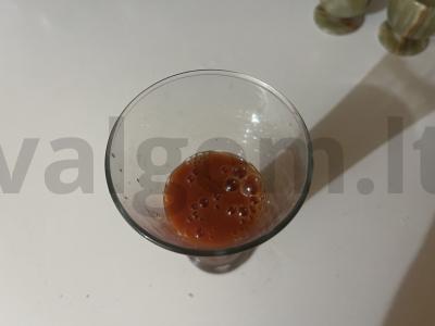 Aštrus alkoholinis kokteilis „Kraujinga Marija“ Žingsnis 1