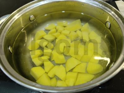 Daržovių krem-supas su grūdais ir sūriu Žingsnis 1